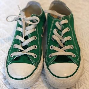 Green low top converse